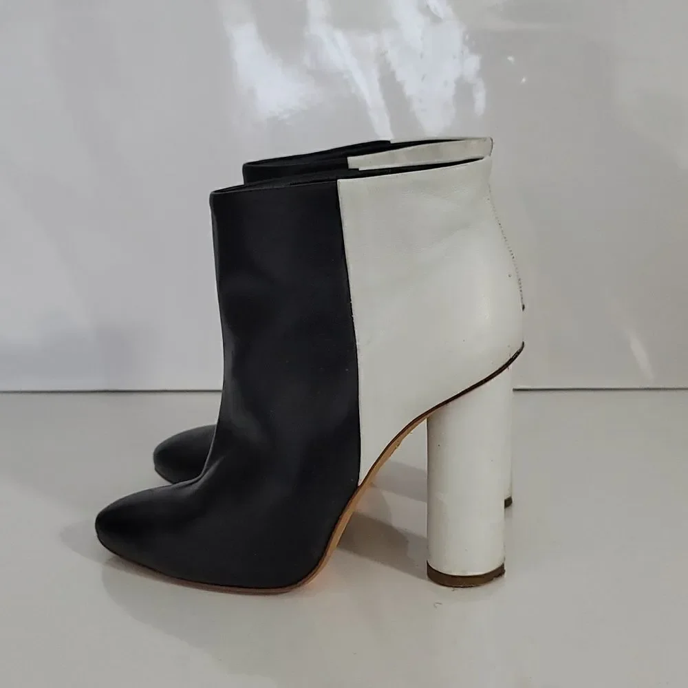 Maiyet Color Block Circular Heel Bootie - Picture 3 of 13